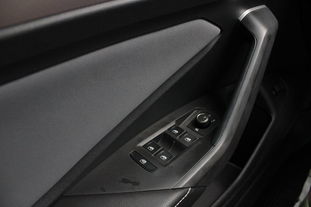 New 2027 Volkswagen Jetta SE FWD image 8