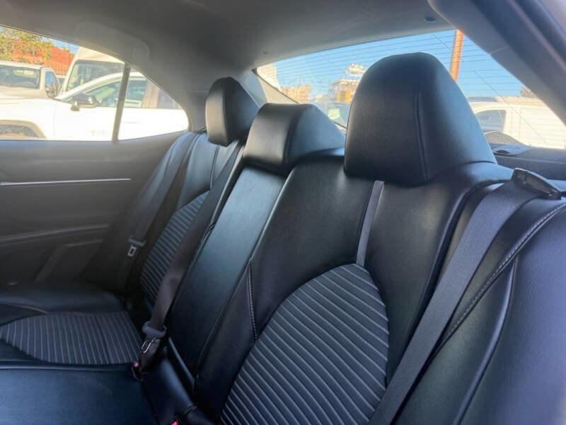 Used 2024 Toyota Camry SE image 12