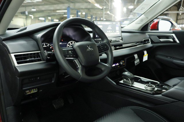 New 2026 Mitsubishi Outlander ES FWD image 5