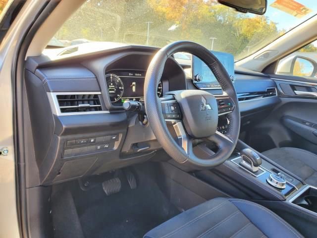 Used 2023 Mitsubishi Outlander SE image 10