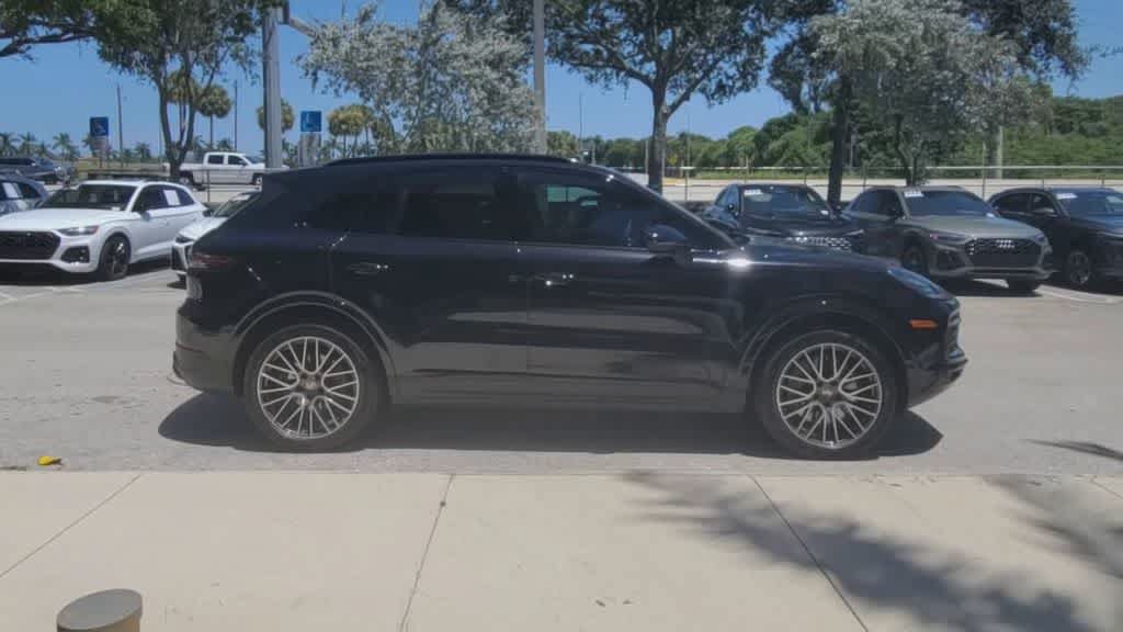 Used 2023 Porsche Cayenne AWD/4WD image 9