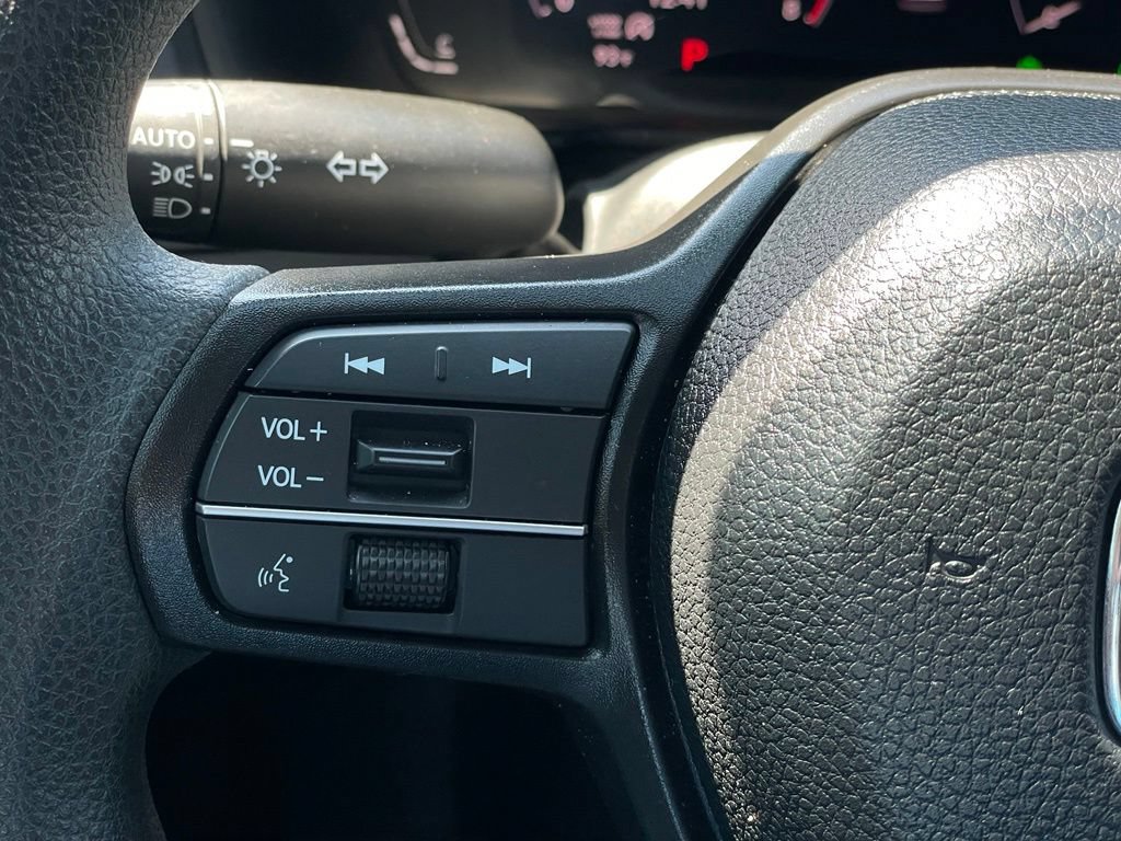 Certified 2025 Honda Accord LX image 19