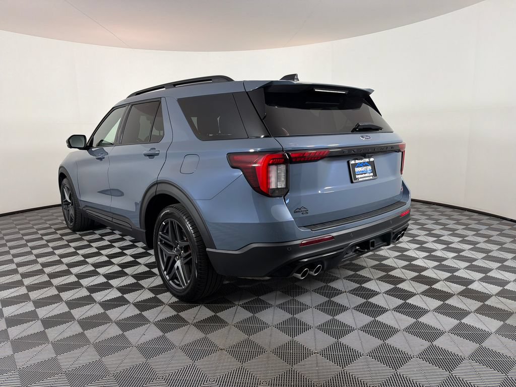 Used 2025 Ford Explorer ST AWD/4WD image 5