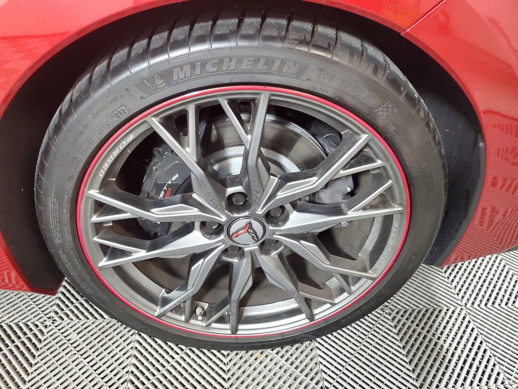 Used 2024 Chevrolet Corvette Stingray Premium Conv w/ Z51 Performance Package RWD image 9