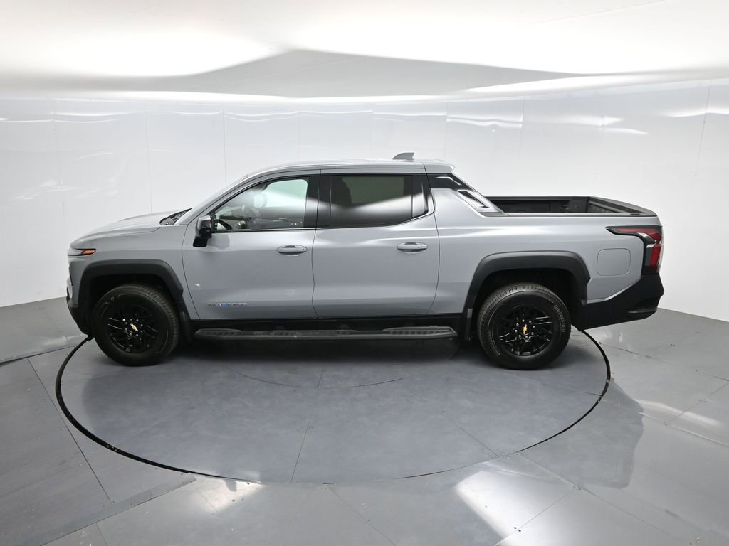 Used 2026 Chevrolet Silverado EV LT AWD/4WD image 48