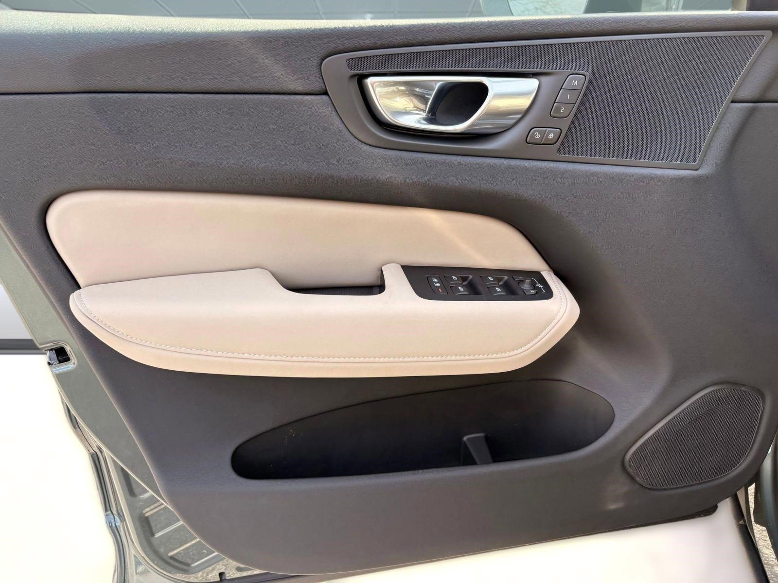 New 2026 Volvo XC60 T8 Core w/ Climate Package image 22