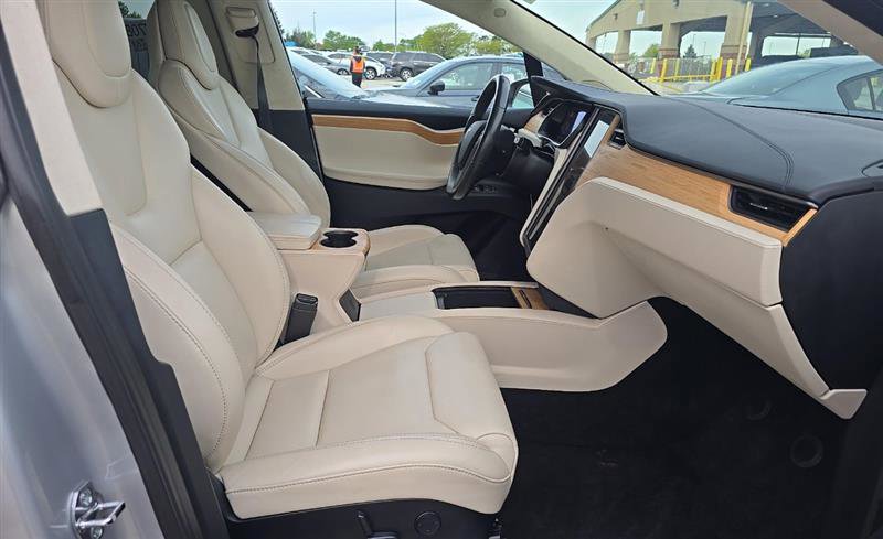 Used 2018 Tesla Model X 75D AWD/4WD image 6