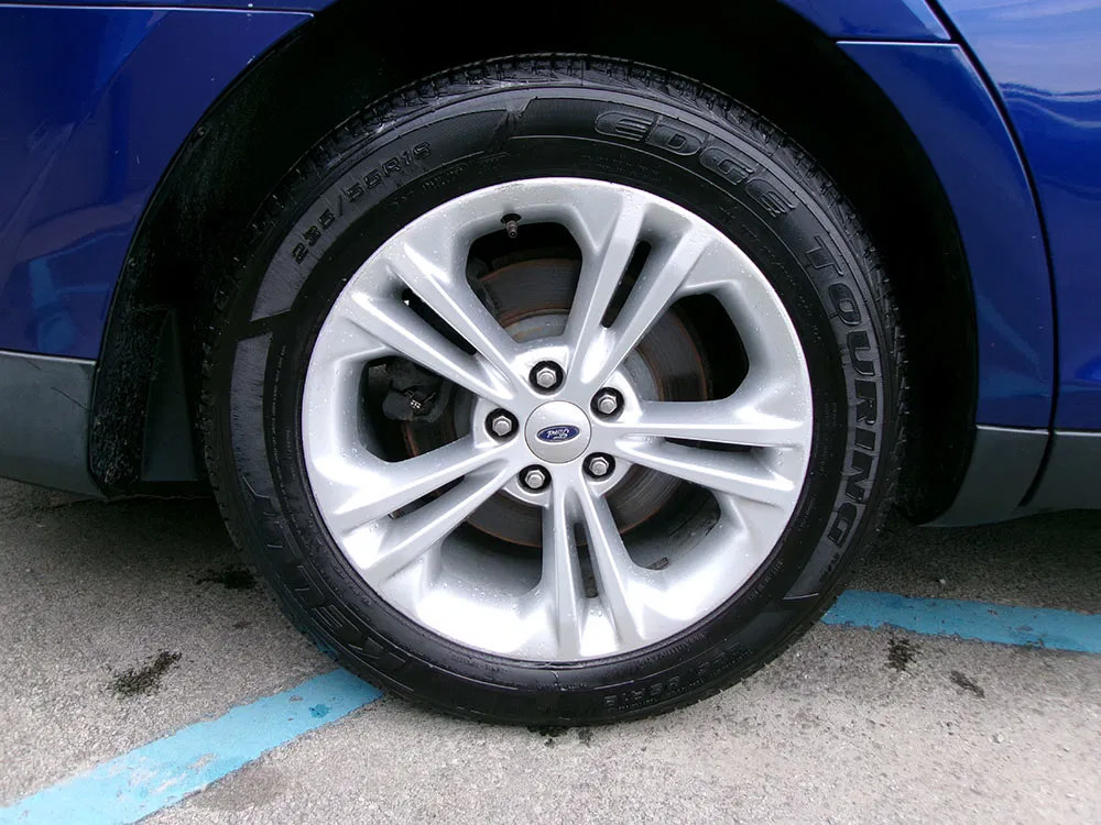 Used 2014 Ford Taurus SEL w/ Equipment Group 201A FWD image 9