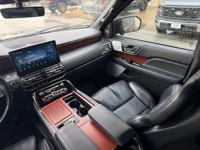 Used 2024 Lincoln Navigator L Reserve AWD/4WD image 23
