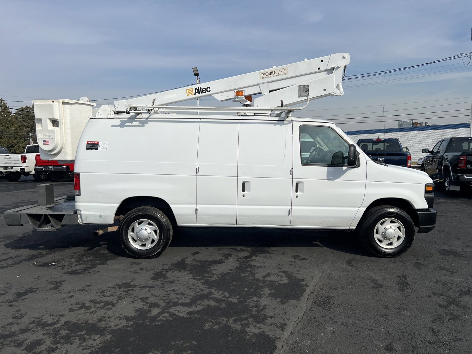 Used 2014 Ford E-350 and Econoline 350 Super Duty image 3