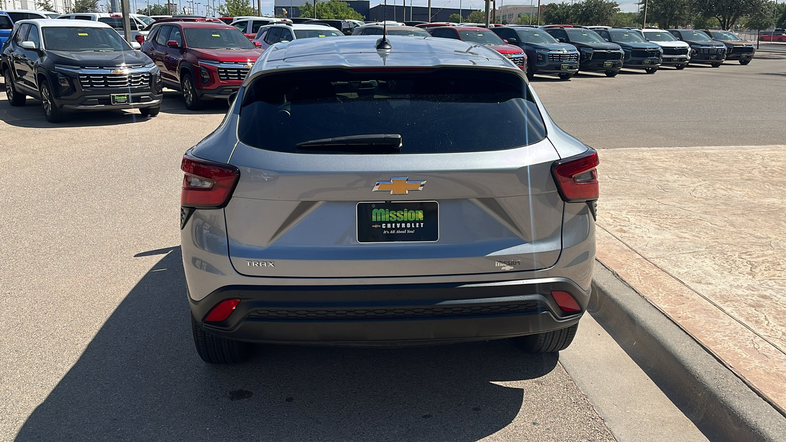 Used 2024 Chevrolet Trax LS w/ Driver Confidence Package FWD image 7
