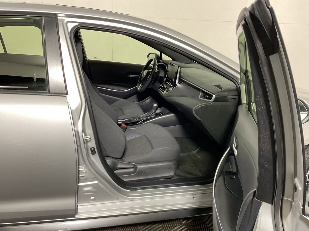 Used 2020 Toyota Corolla SE w/ SE Premium Package FWD image 38