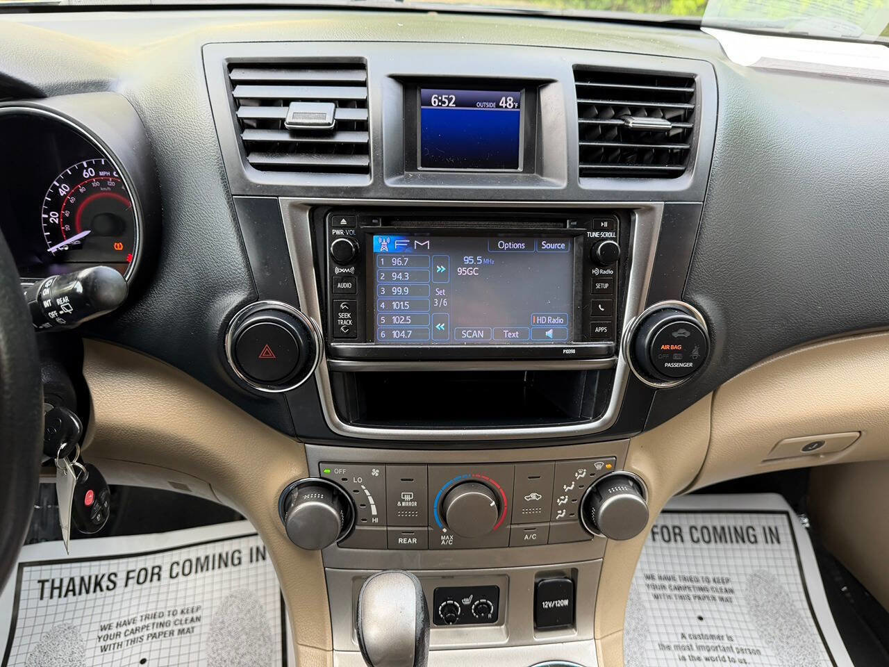 Used 2013 Toyota Highlander SE AWD/4WD image 19