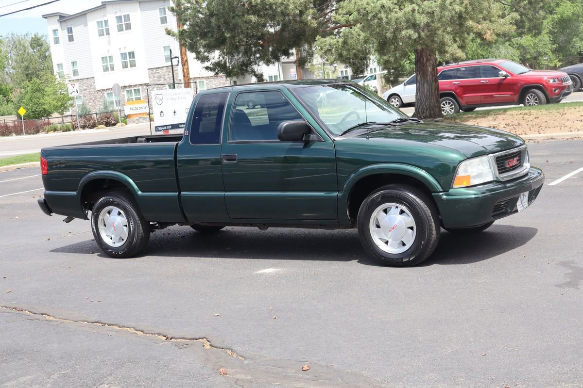 Used 2002 GMC Sonoma SLS w/ Marketing Option Pkg RWD image 2
