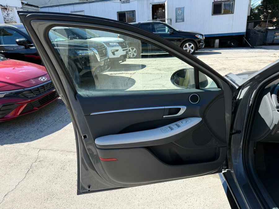 Used 2021 Hyundai Sonata SEL FWD image 19