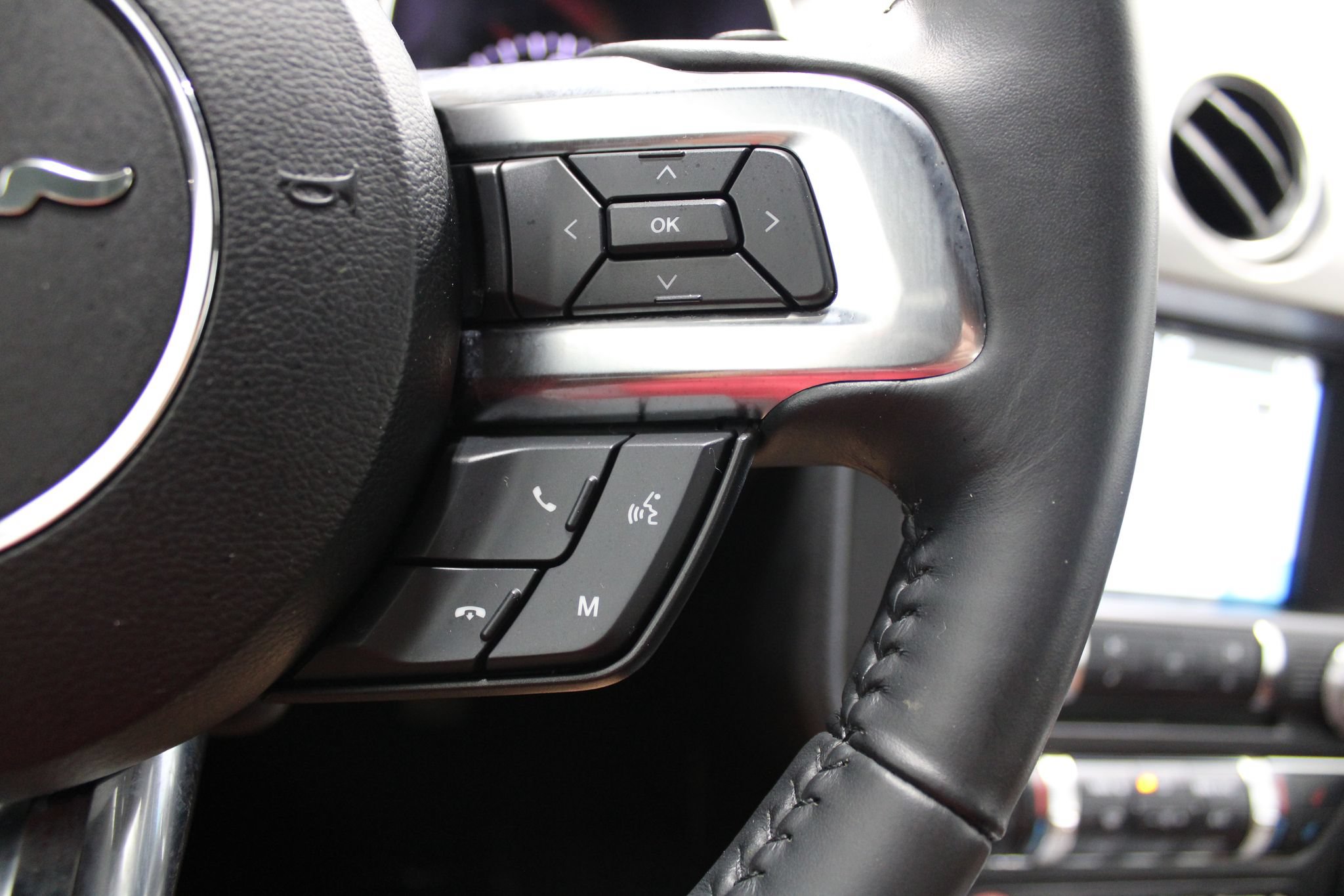 Used 2018 Ford Mustang GT Premium RWD image 34