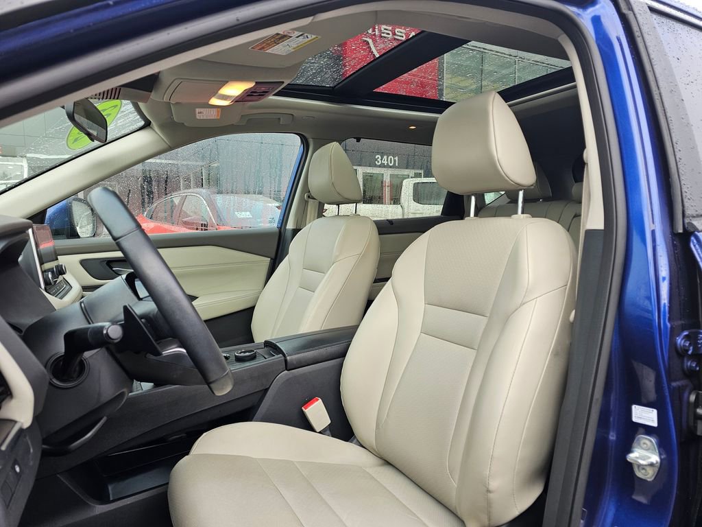 Certified 2023 Nissan Rogue SV w/ SV Premium Package AWD/4WD image 18