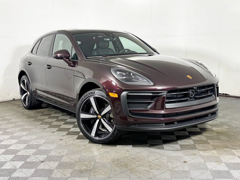 Certified 2026 Porsche Macan AWD/4WD image 9