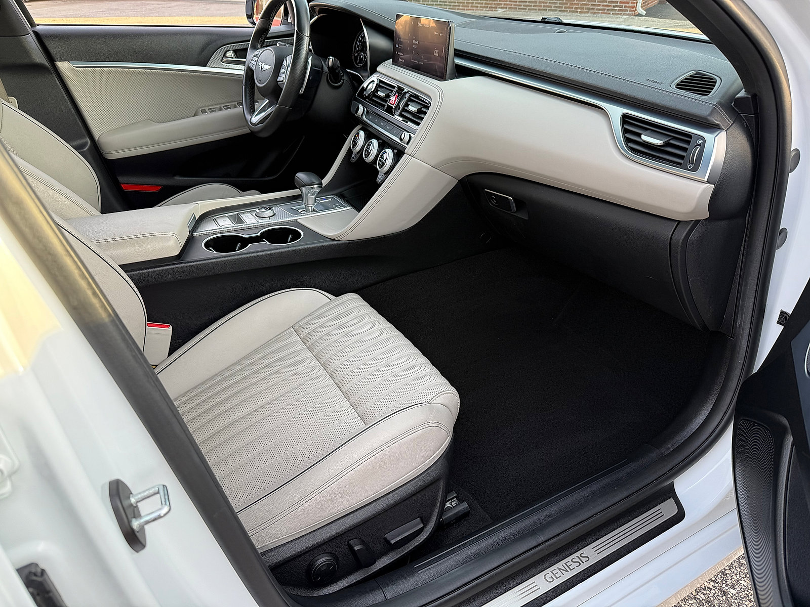 Used 2023 Genesis G70 2.0T w/ Sport Prestige Package image 26