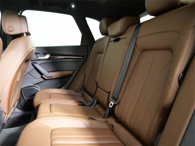 Used 2020 Audi Q5 e Prestige w/ Prestige Package image 16