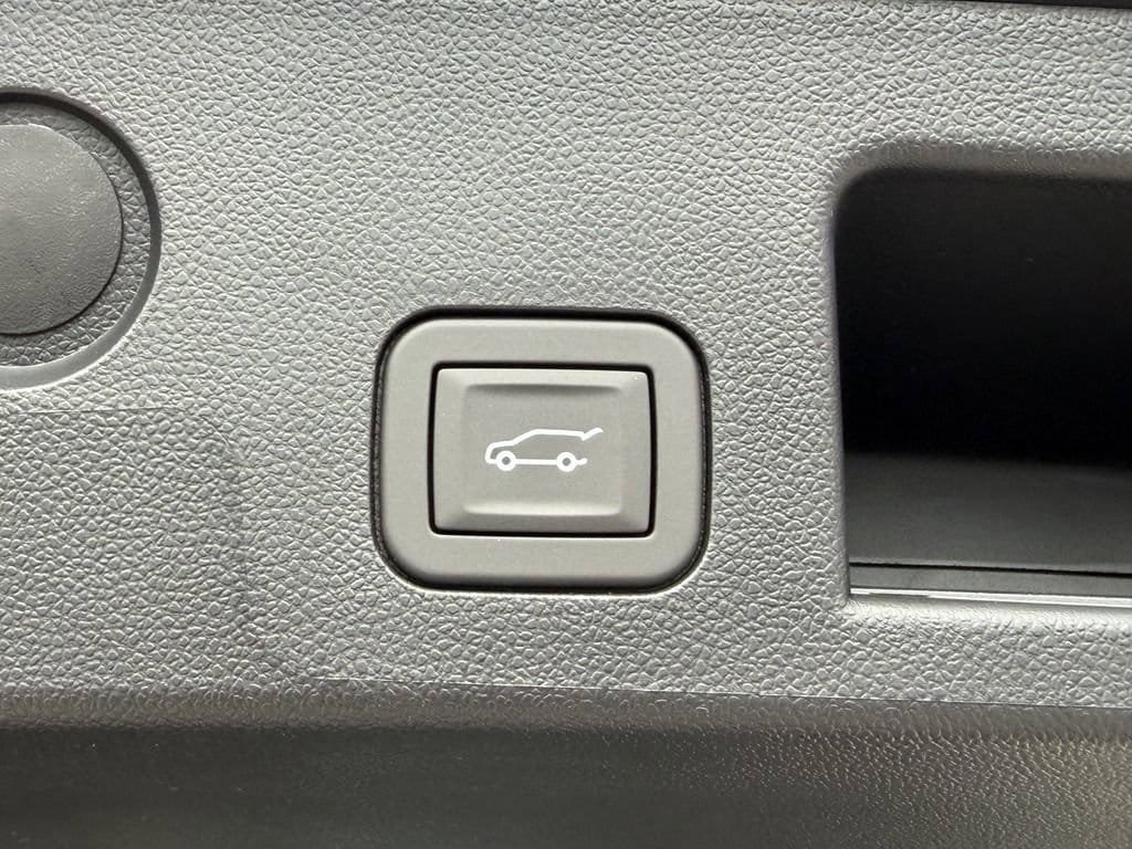 New 2026 GMC Terrain AT4 w/ Convenience Package III AWD/4WD image 13