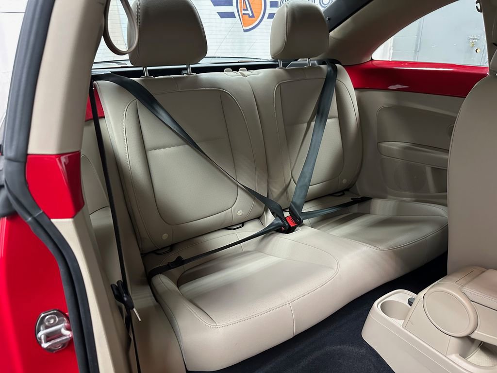 Used 2019 Volkswagen Beetle 2.0T SE FWD image 21