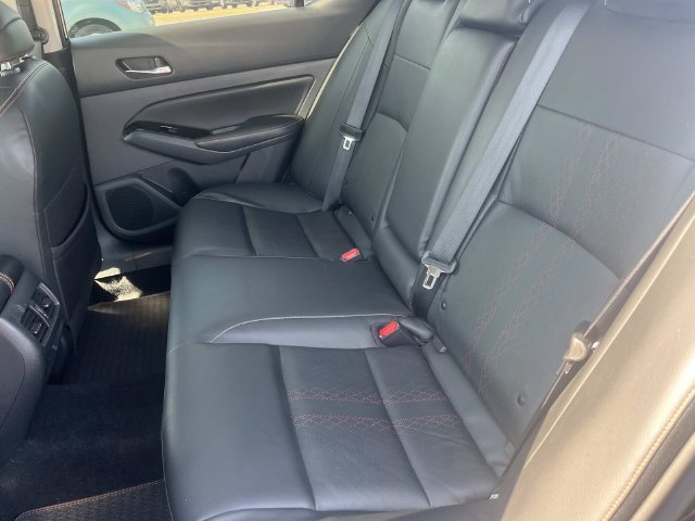Used 2023 Nissan Altima 2.0 SR FWD image 16