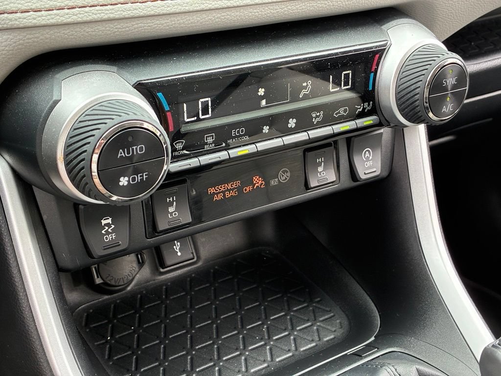 Used 2021 Toyota RAV4 XLE Premium FWD image 28