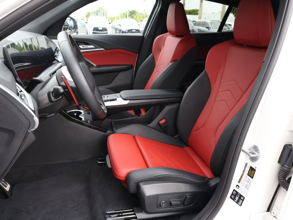 Used 2025 BMW X2 M35i AWD/4WD image 16