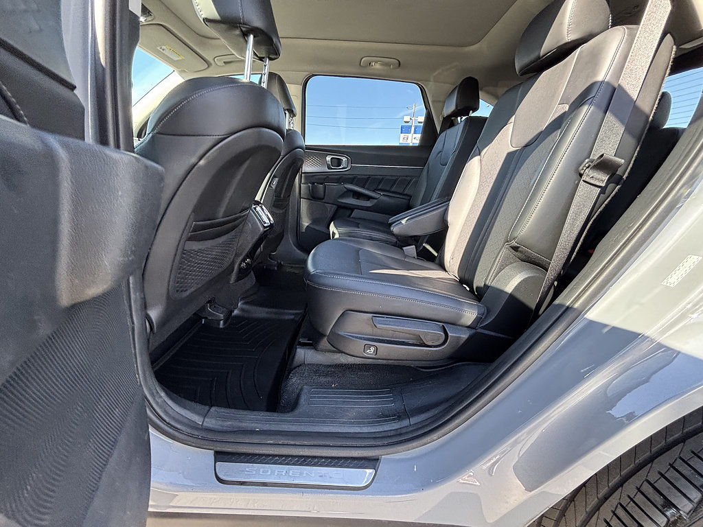 Used 2022 Kia Sorento SX AWD/4WD image 31