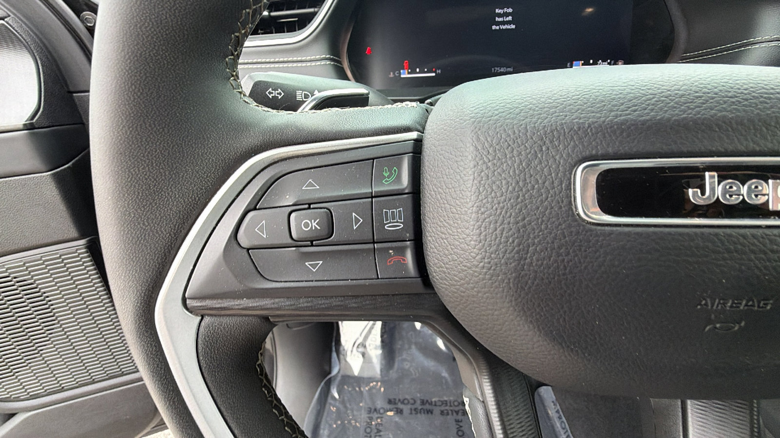 Used 2025 Jeep Grand Cherokee Altitude image 27