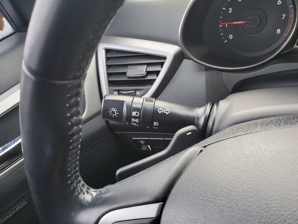 Used 2017 Hyundai Veloster Value Edition image 17