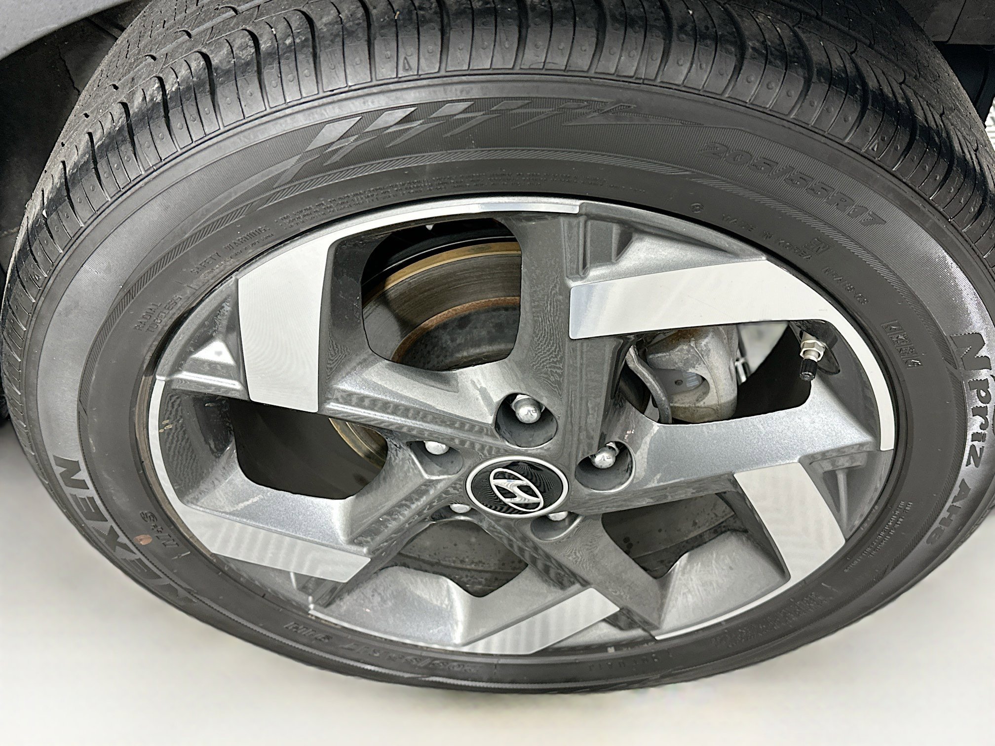 Used 2023 Hyundai Venue Limited w/ Cargo Package image 11