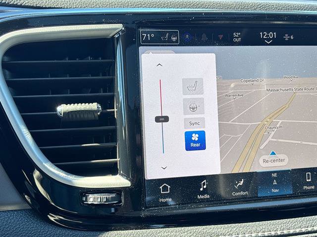 New 2026 Chrysler Pacifica Select image 15