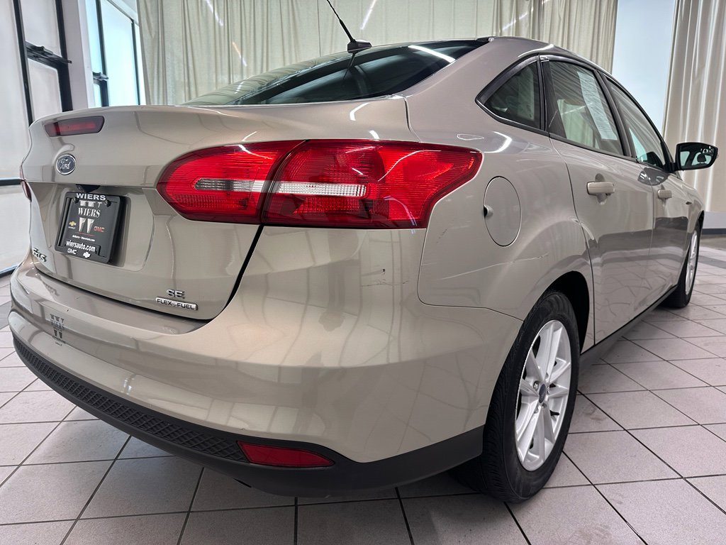 Used 2016 Ford Focus SE w/ SE Power Seat Package image 5