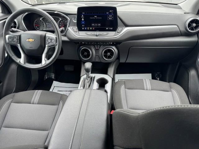Used 2025 Chevrolet Blazer LT AWD/4WD image 11