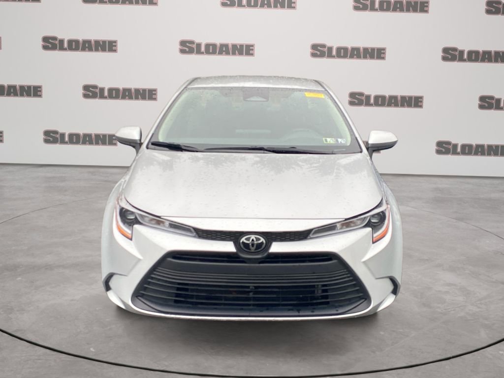 Used 2024 Toyota Corolla LE image 3