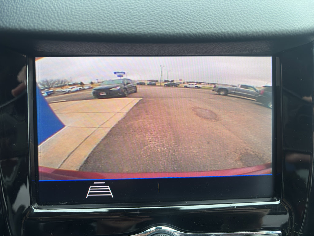 Used 2022 Chevrolet Trax LT w/ LT Convenience Package image 22