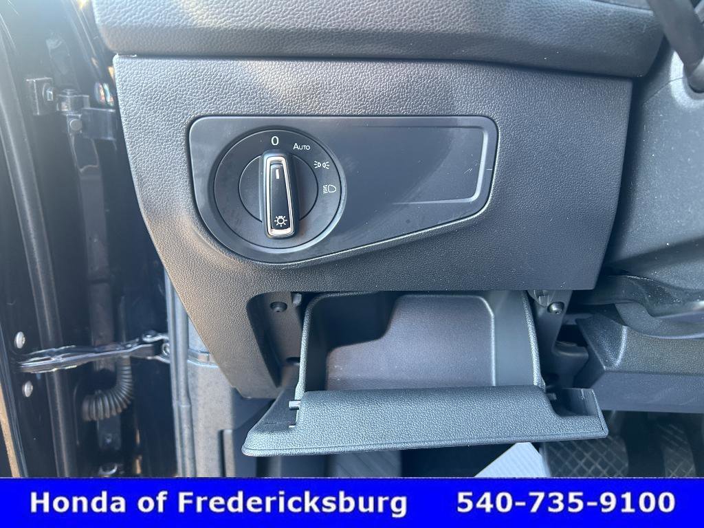 Used 2022 Volkswagen Tiguan SE FWD image 23