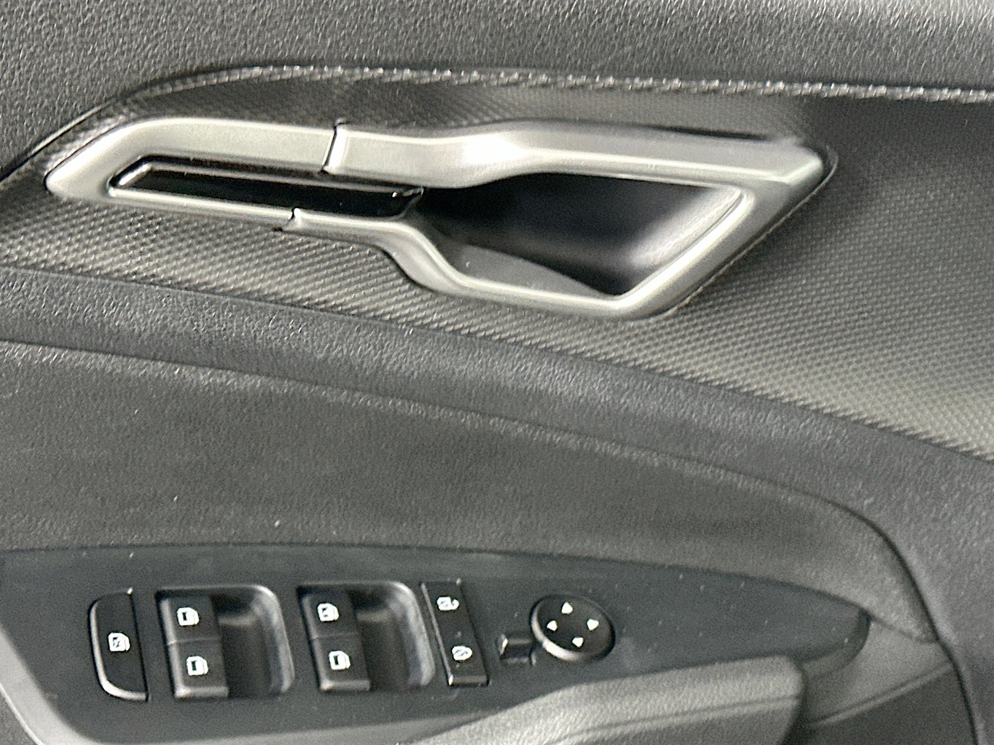 Used 2025 Kia Sportage LX image 15