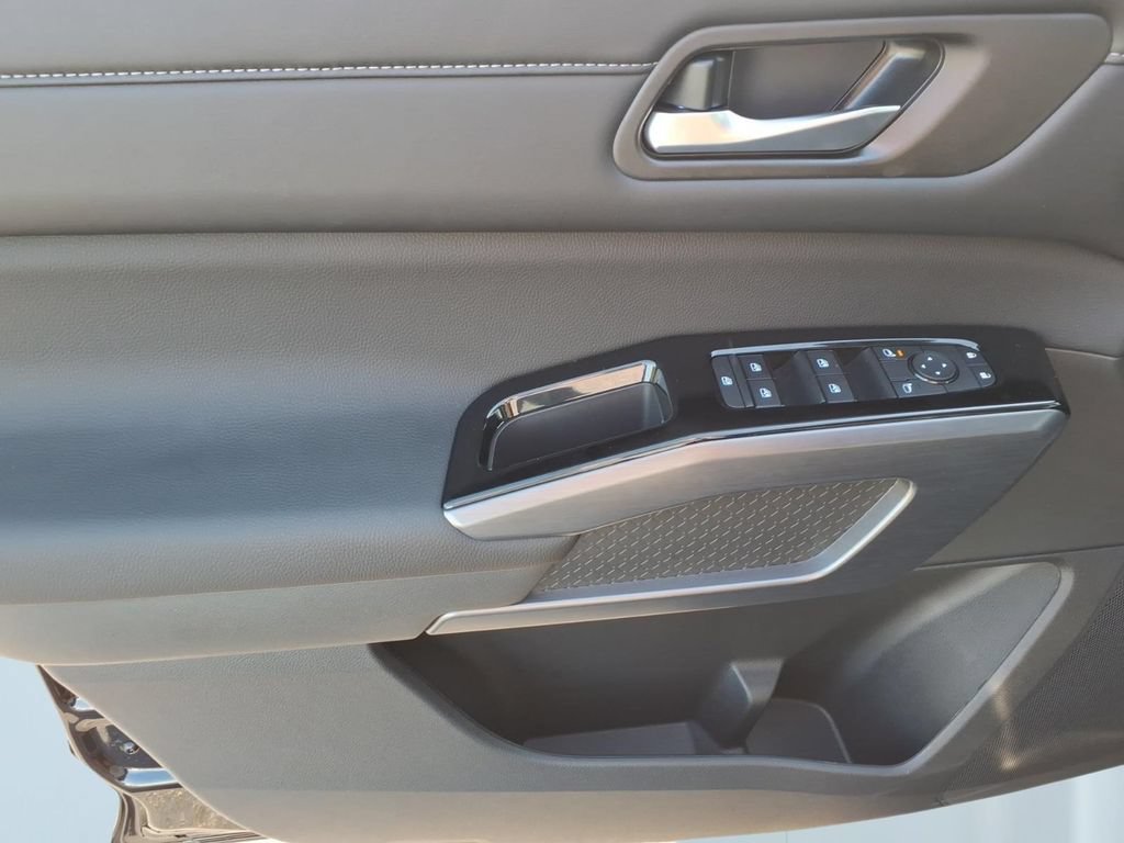 New 2026 Nissan Pathfinder SL FWD image 14