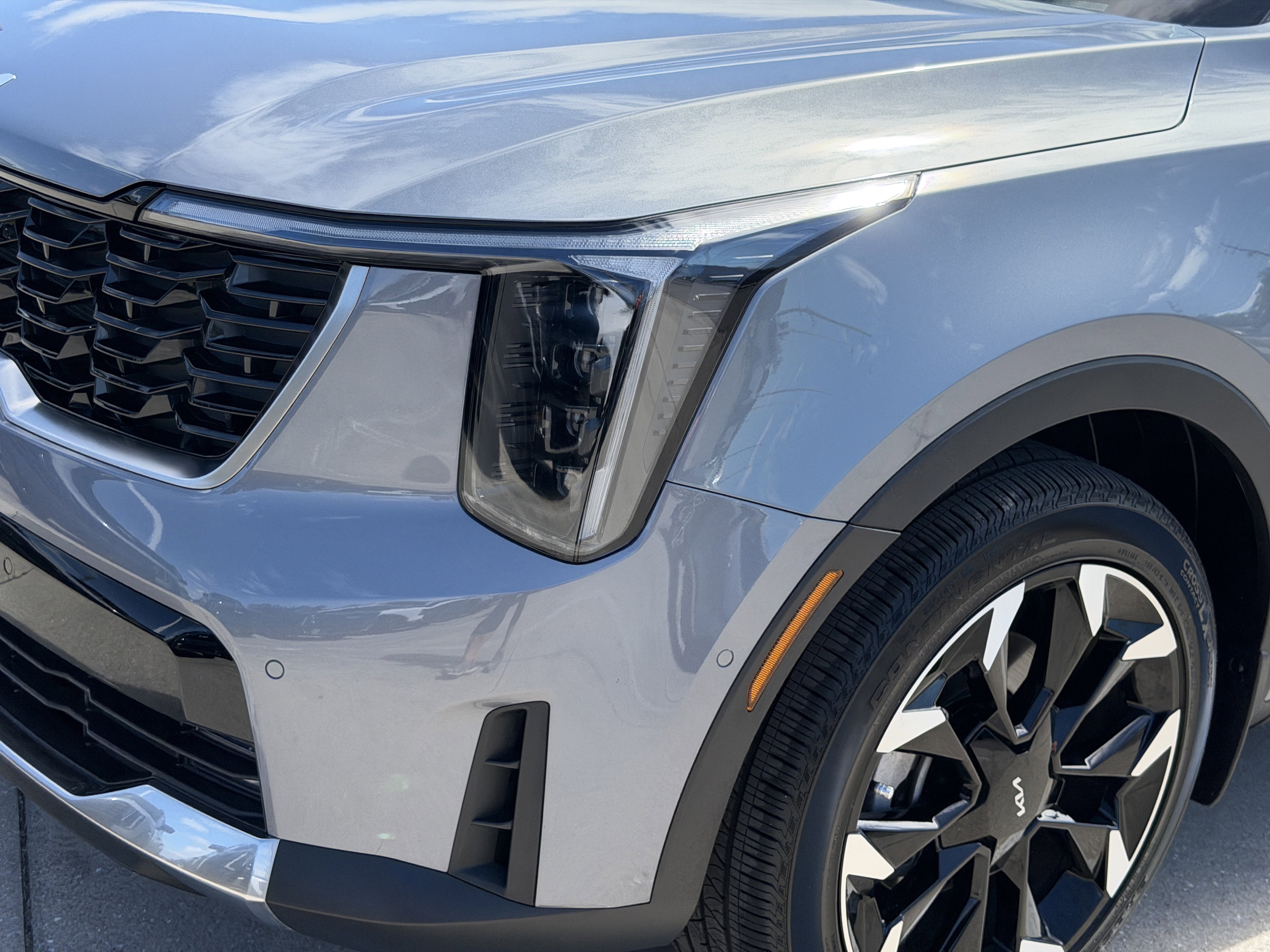 Used 2025 Kia Sorento SX image 9