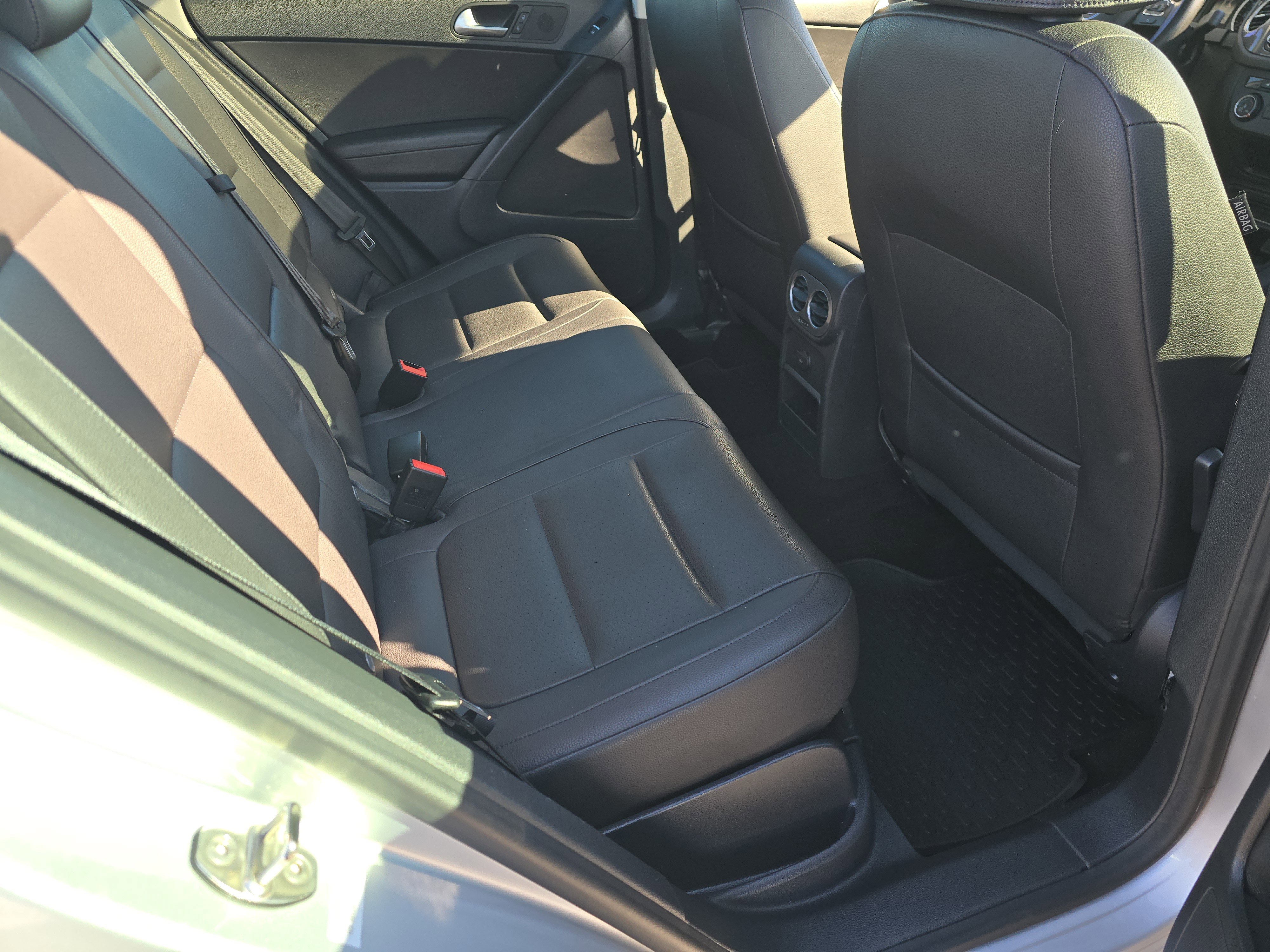 Used 2017 Volkswagen Tiguan Wolfsburg Edition image 17