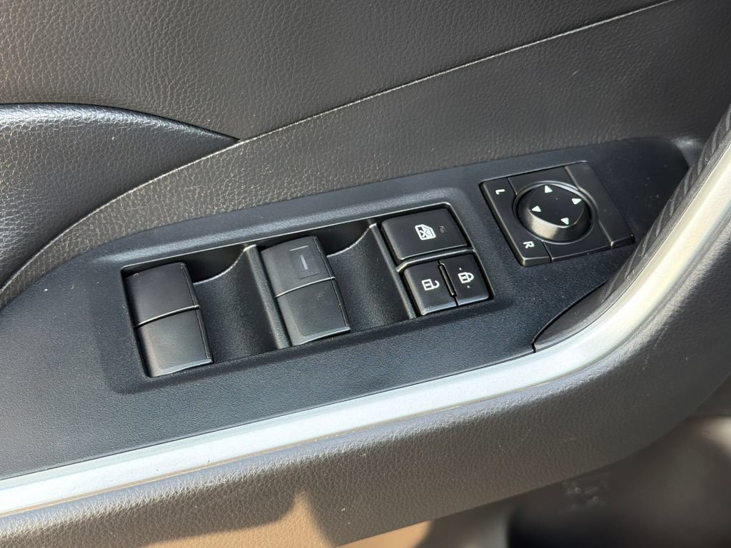 Used 2021 Toyota RAV4 XLE w/ Convenience Package AWD/4WD image 20
