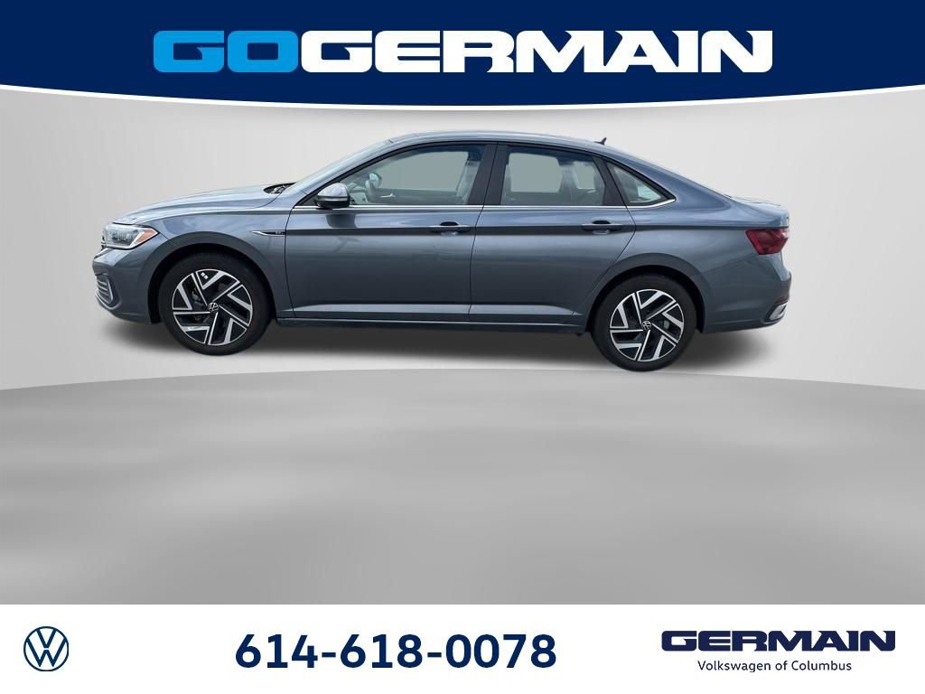 Used 2023 Volkswagen Jetta SEL FWD image 4