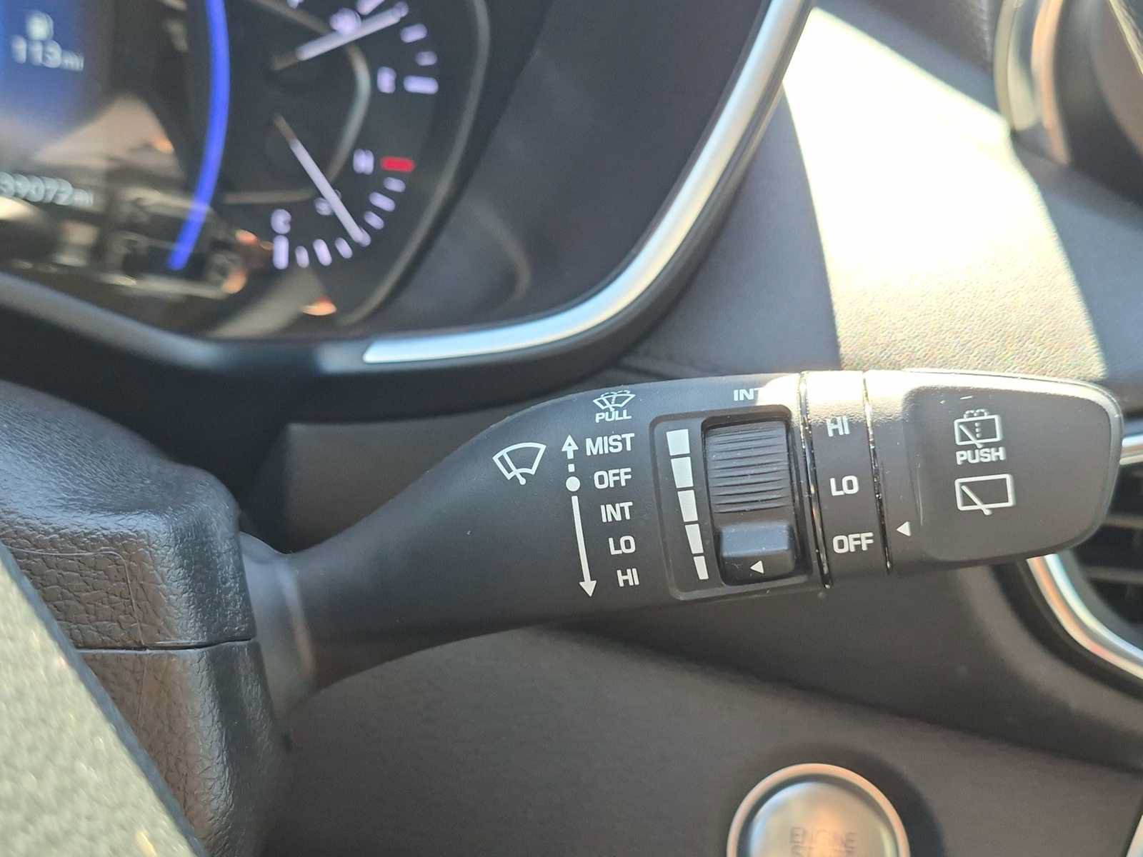 Used 2020 Hyundai Santa Fe SEL FWD image 25