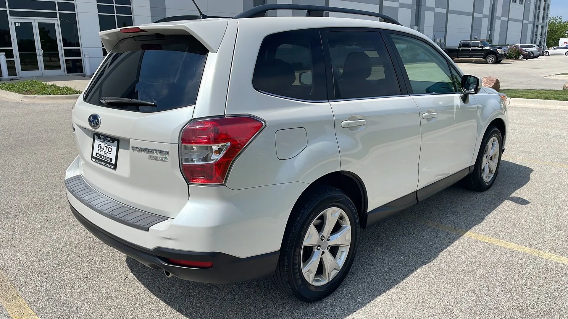 Used 2014 Subaru Forester 2.5i Limited AWD/4WD image 5