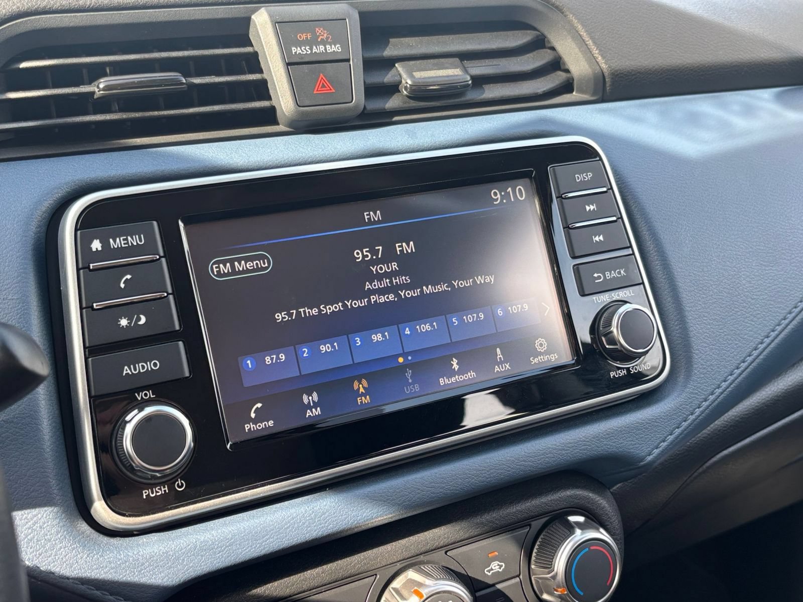 Used 2025 Nissan Versa SV FWD image 20