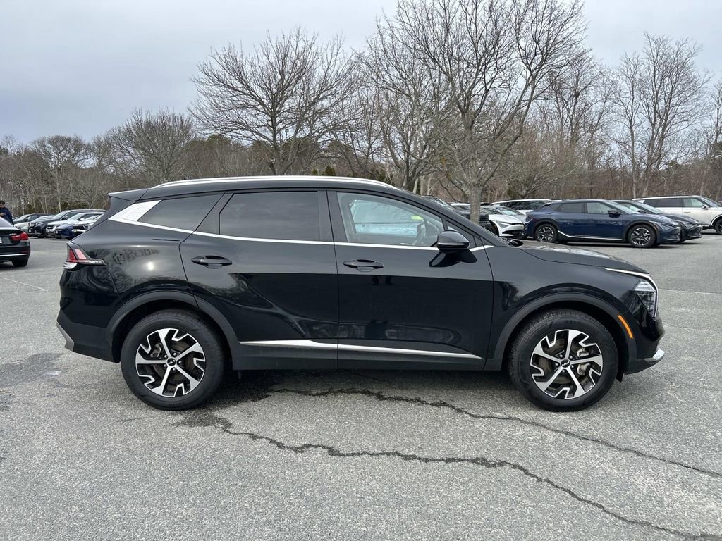 Certified 2025 Kia Sportage EX image 2