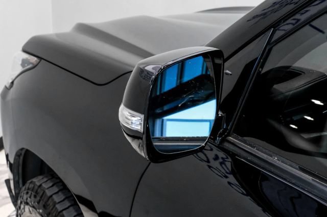 Used 2021 Lexus LX 570 4WD w/ Luxury Package image 40